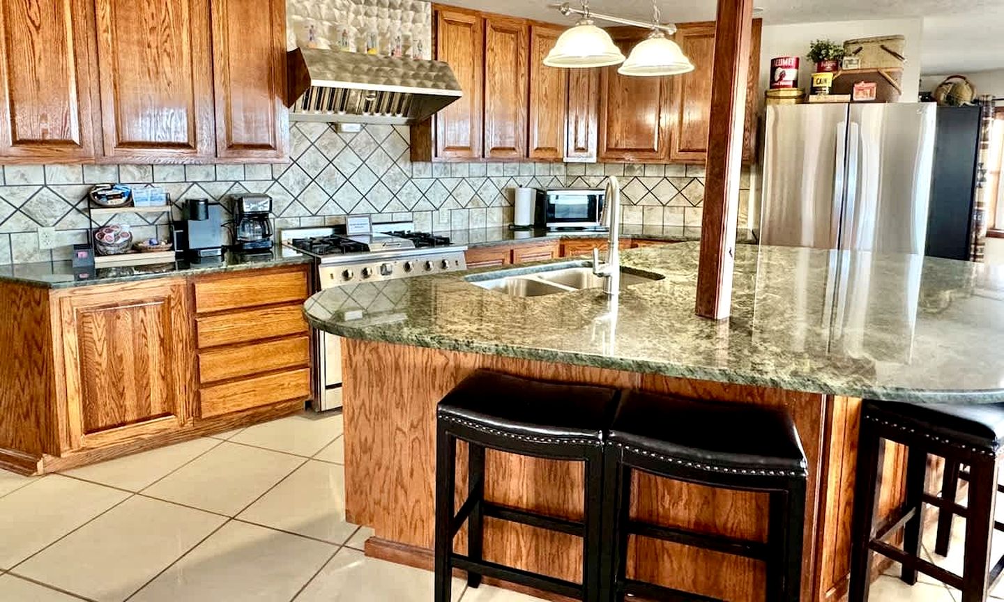 Secluded Riverfront Cabin with Bluff Views, Gated Privacy & Scenic Trail Access in Tahlequah, Oklahoma