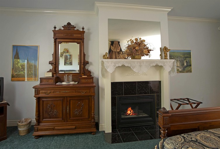 Charming Suite Rental with Ocean View near Port Angeles, Washington | Nature Lodges (Port Angeles, Washington, United States of America)