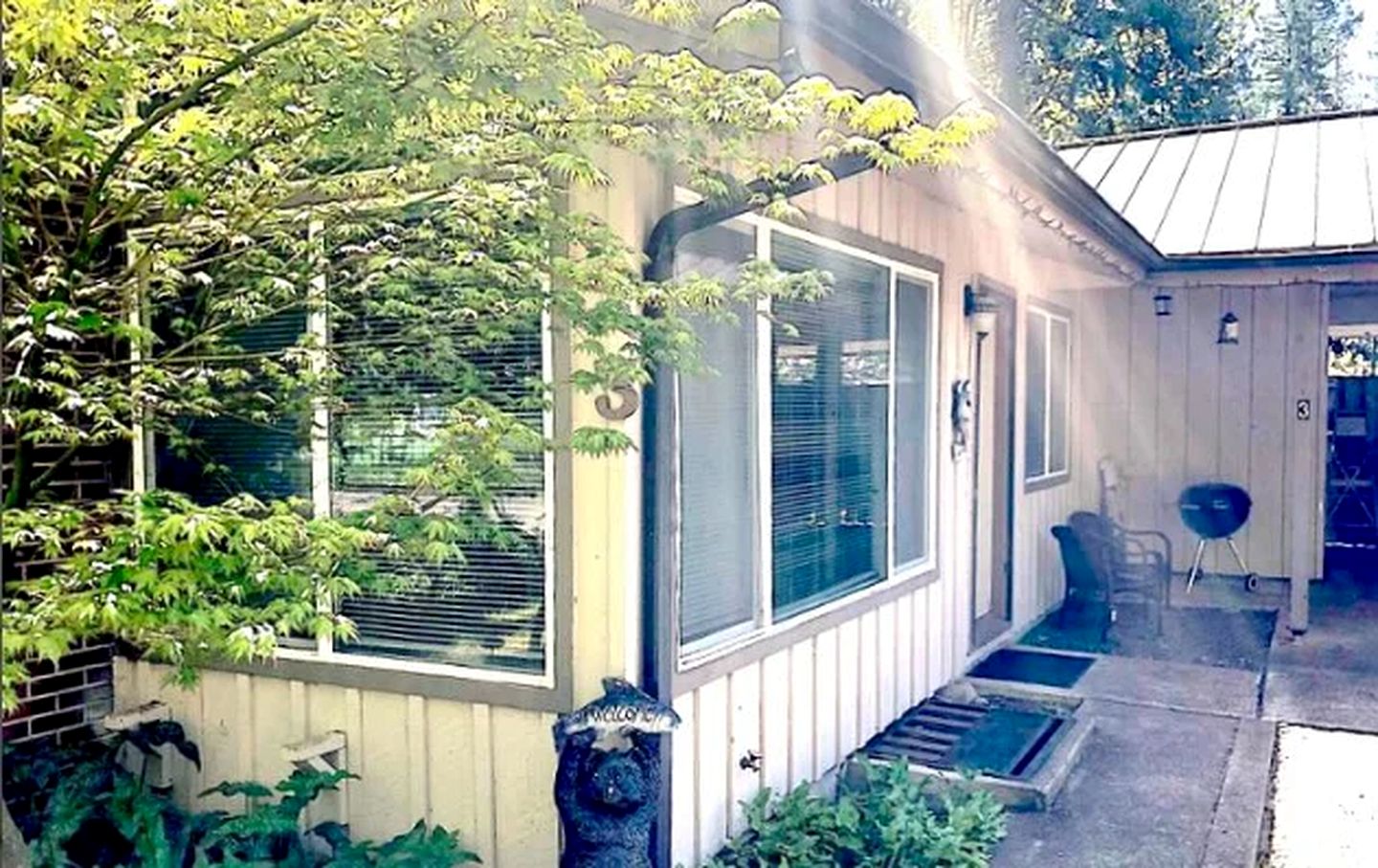 Cottage Rental Nestled in a Lush Garden in Finn Rock, Oregon | Cottages (Blue River, Oregon, United States of America)