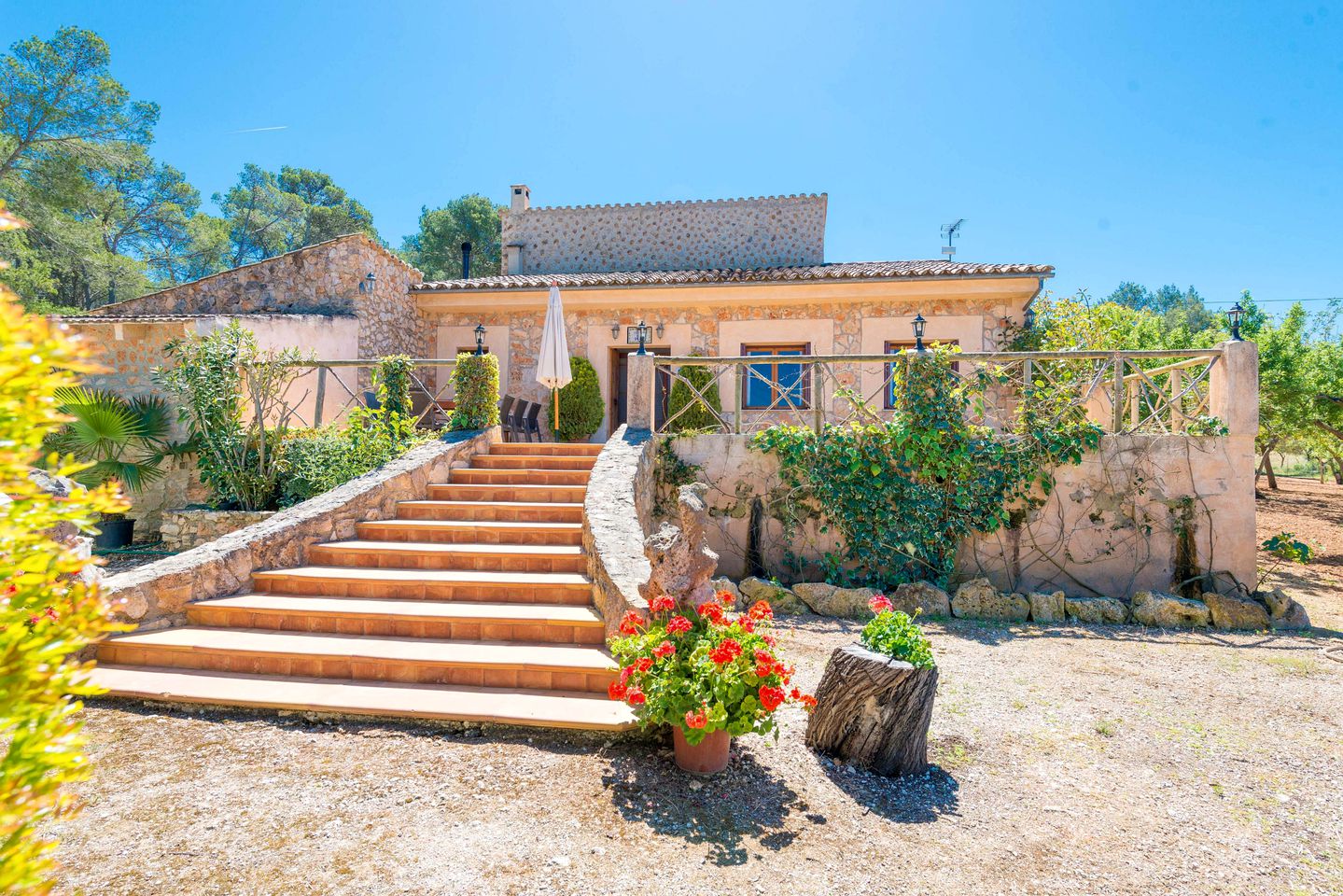 Enjoy a holiday in Spain at this Mallorca villa rental!