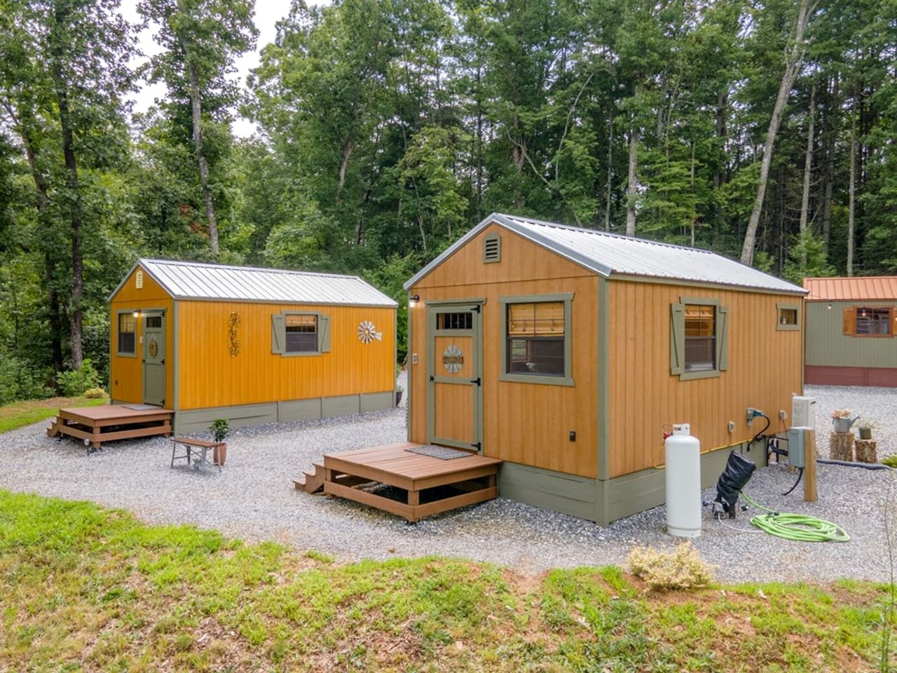 Charming Cabin Retreat On Tuckasegee River Near Sylva North Carolina