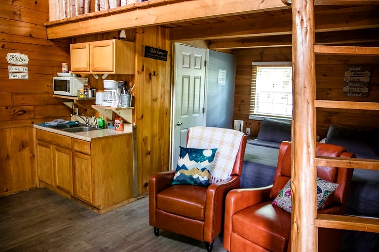 Log Cabins (United States of America, Columbia, Kentucky)