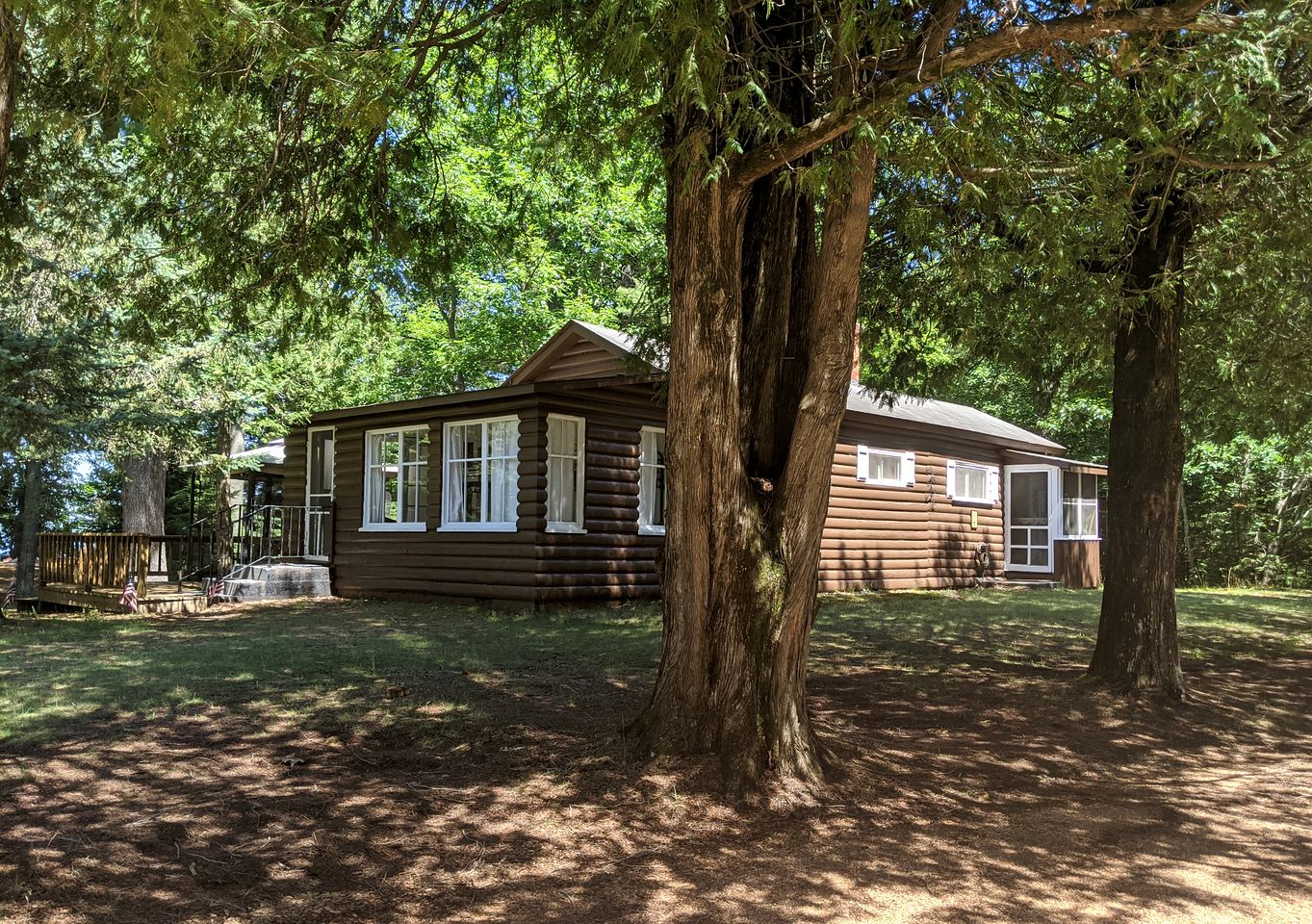 Cabins (Phelps, Wisconsin, United States of America)