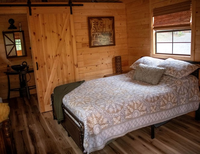 Cabins (United States of America, Sylva, North Carolina)