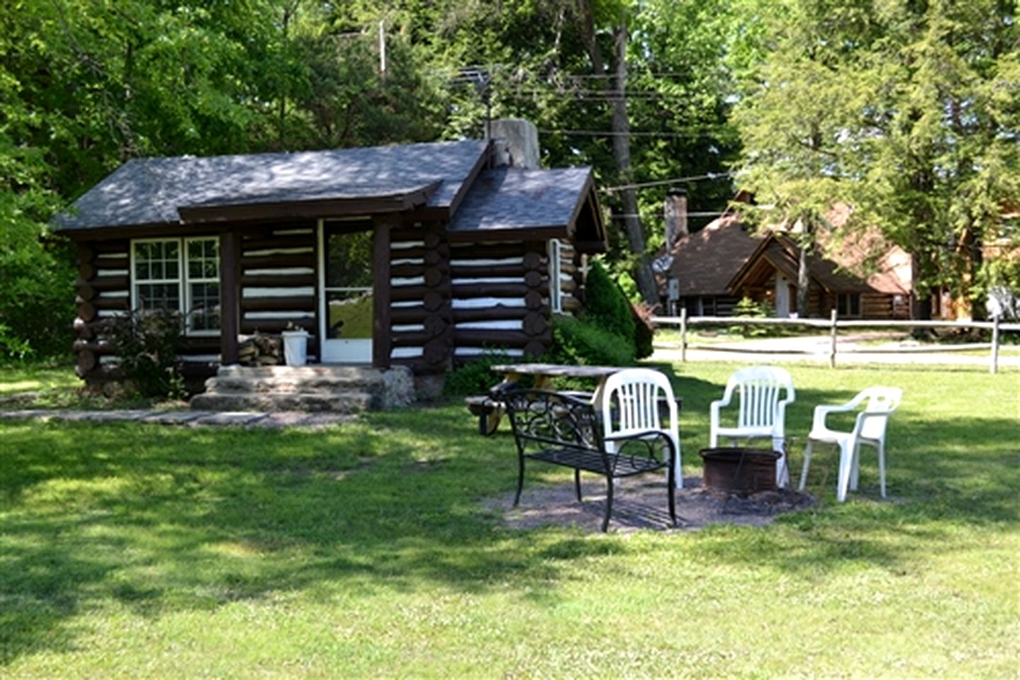 Rustic Log Cabin for a Relaxing Escape in Markleysburg, Pennsylvania