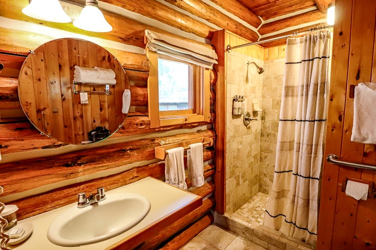 Charming Cabin Rental in Blossoming Garden in Sedona near Red Rock Canyon | Cabins (Sedona, Arizona, United States of America)