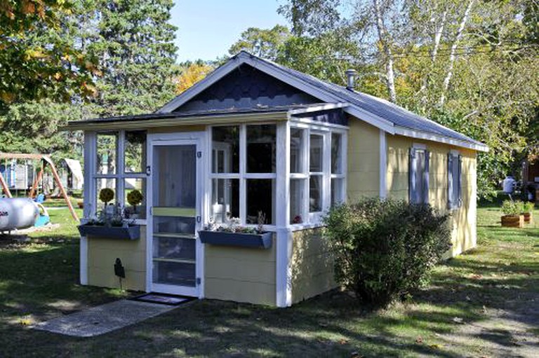 Cabins (United States of America, Carp Lake, Michigan)