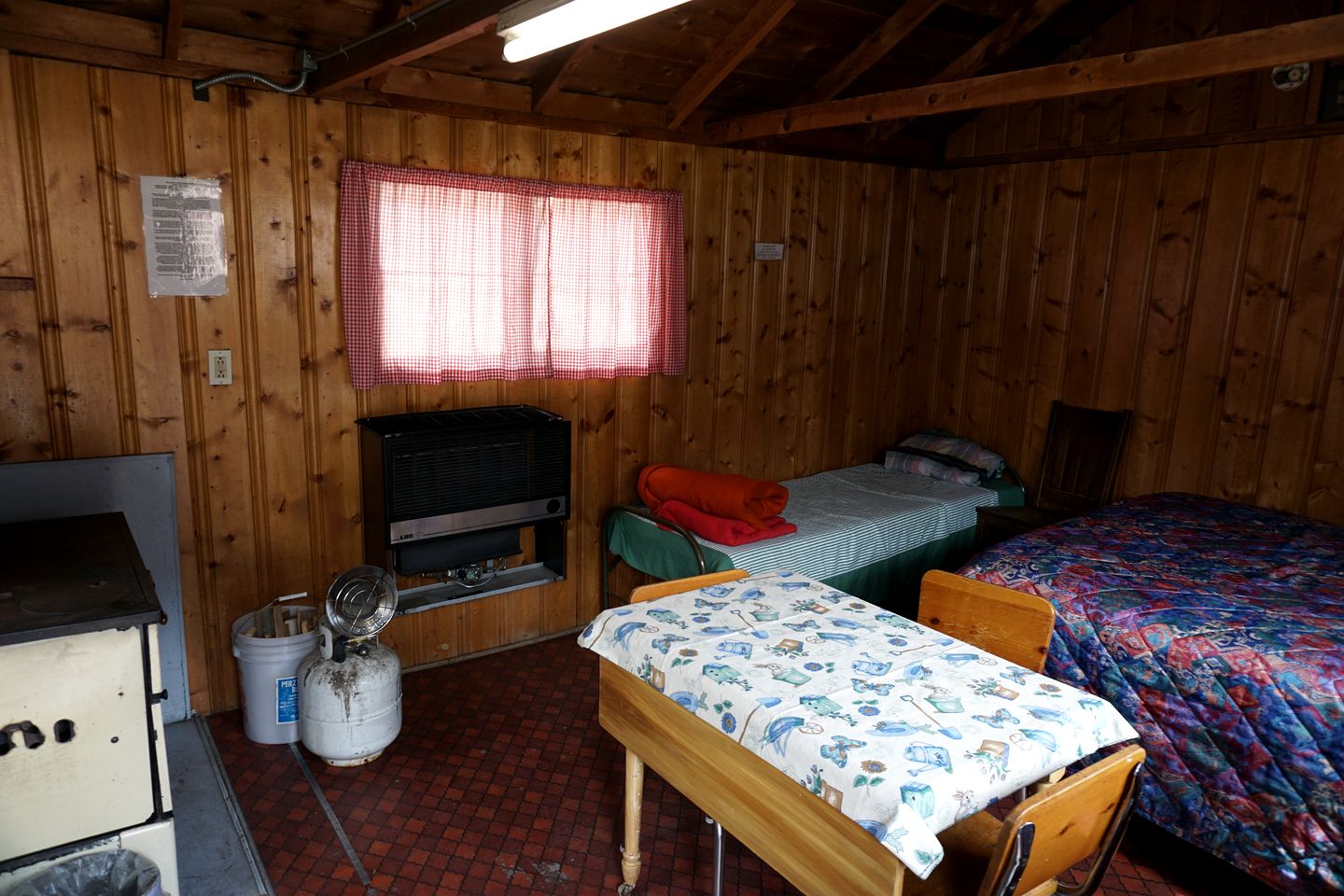 Simple Mountain Cabin for a Rustic Mountain Retreat near Well Gulch Nature Trail, CO