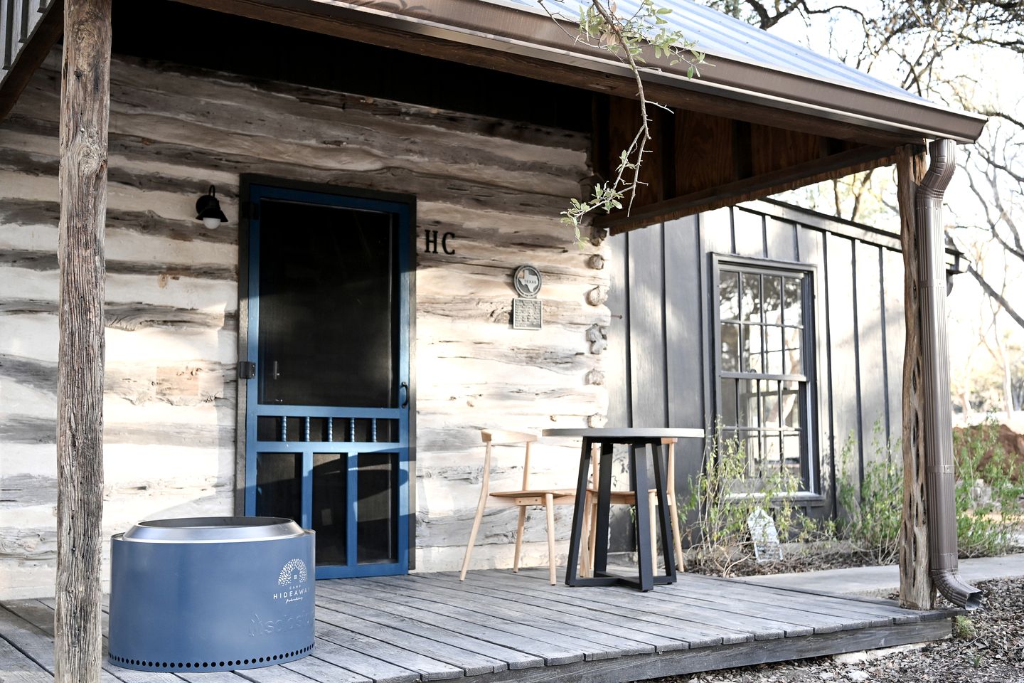 Renovated Cabin Great for a Romantic Escape in Texas