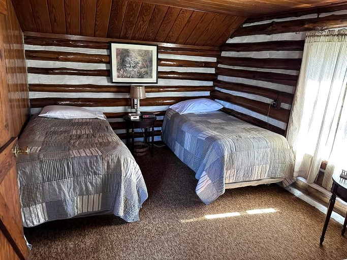 Cabins (United States of America, Markleysburg, Pennsylvania)