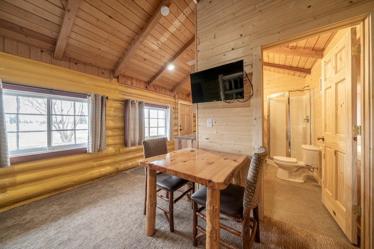 Log Cabins (United States of America, Ashton, Idaho)