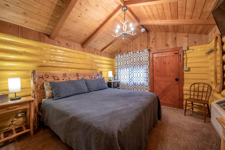 Log Cabins (United States of America, Ashton, Idaho)