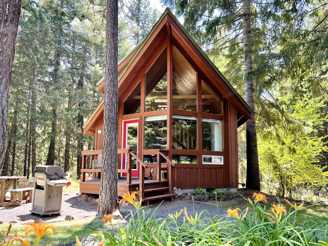 Cabins (United States of America, Trout Lake, Washington)