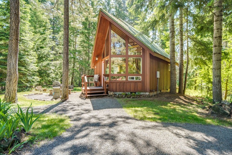 Cabins (United States of America, Trout Lake, Washington)