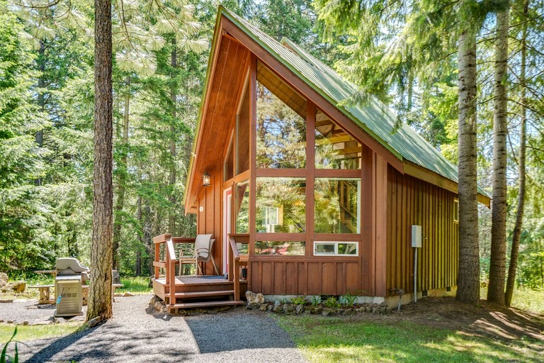 Cabins (United States of America, Trout Lake, Washington)