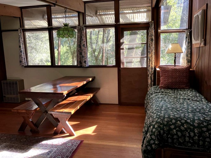 Cabins (United States of America, Orleans, California)