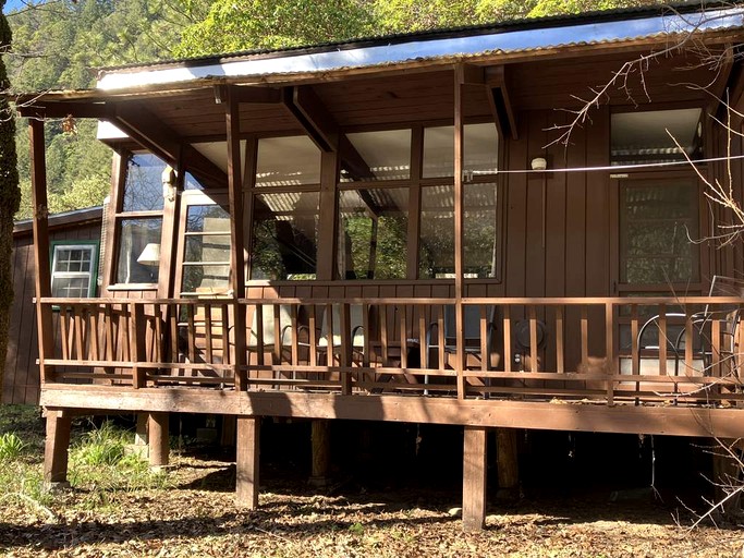 Cabins (United States of America, Orleans, California)