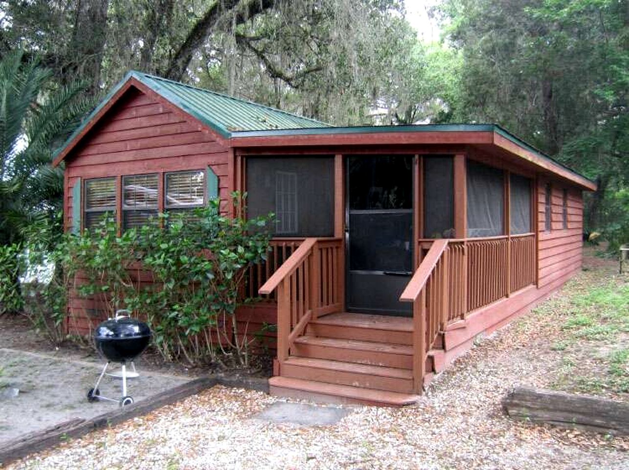 Classic Cabin with Furnished Deck in Inverness, Florida