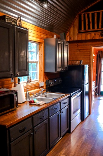 Cabins (United States of America, Bluff Dale, Texas)