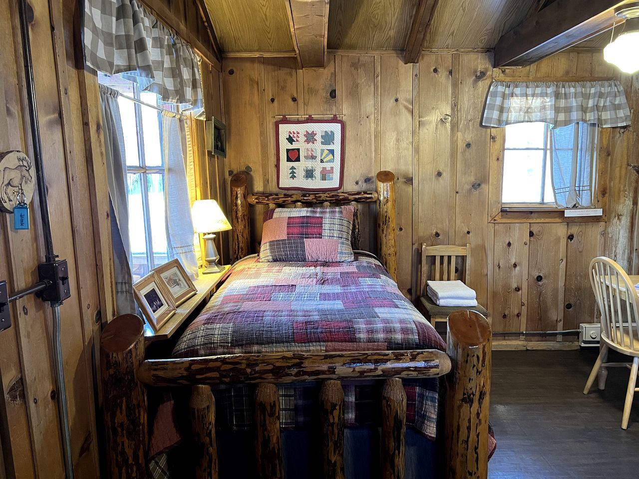 Charming Cabin Rental near Hot Springs in Howelsen Hill Ski Area, Colorado