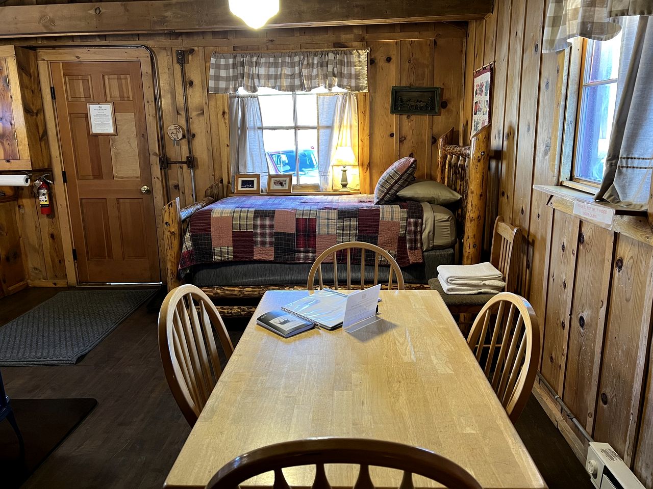 Charming Cabin Rental near Hot Springs in Howelsen Hill Ski Area, Colorado
