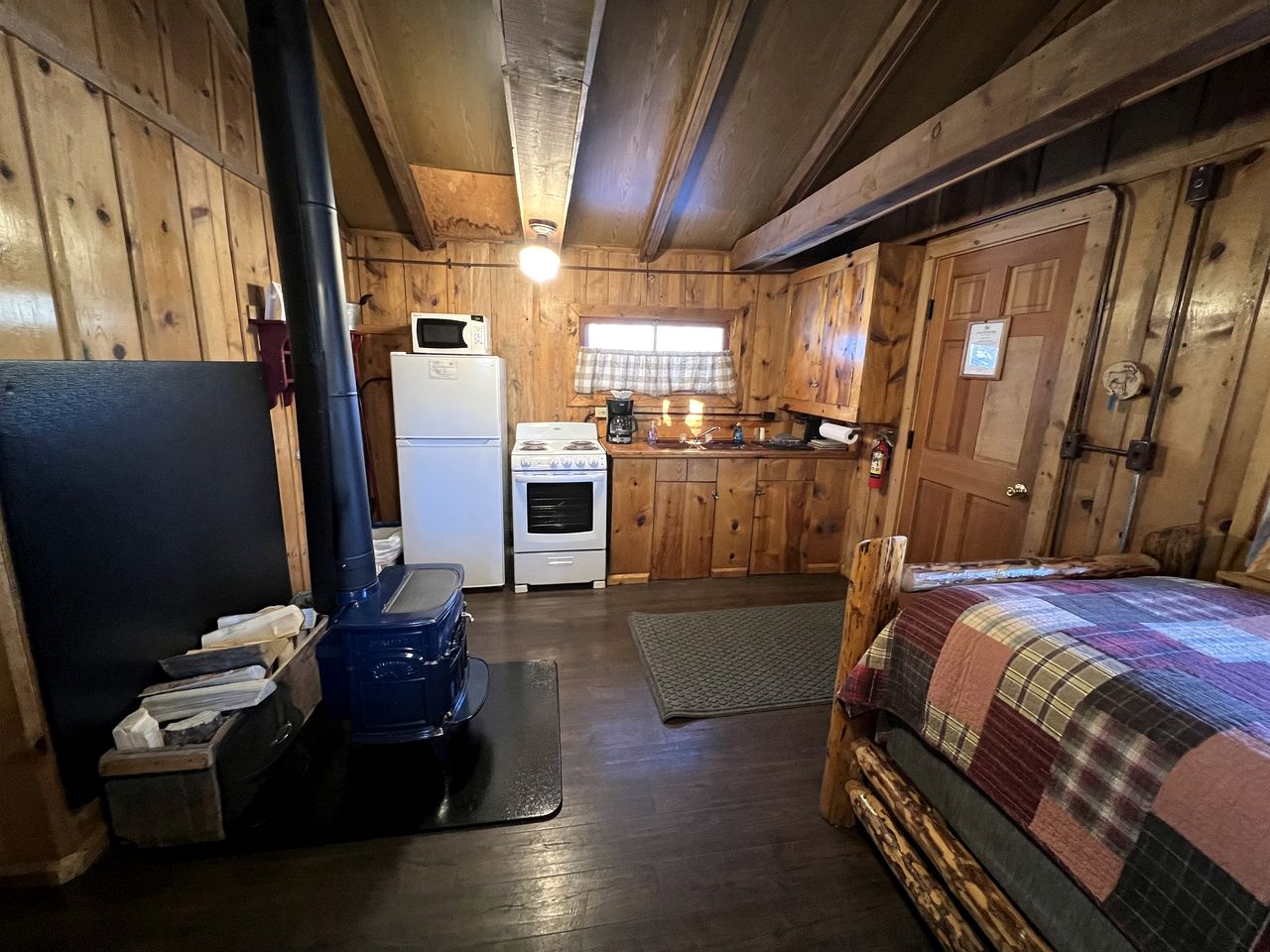 Charming Cabin Rental near Hot Springs in Howelsen Hill Ski Area, Colorado