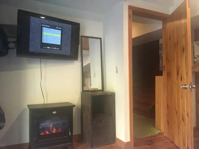 Cabins (Canada, Markdale, Ontario)