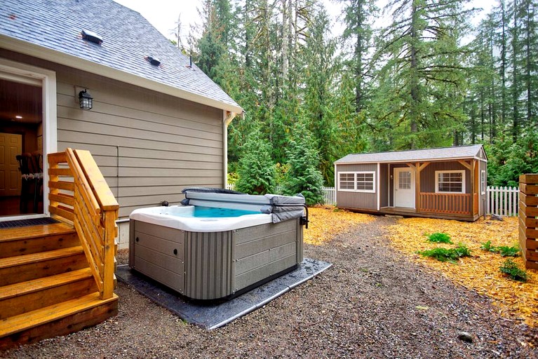 Cabins (United States of America, Deming, Washington)