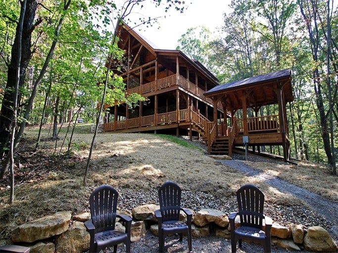 Log Cabins (Logan, Ohio, United States)