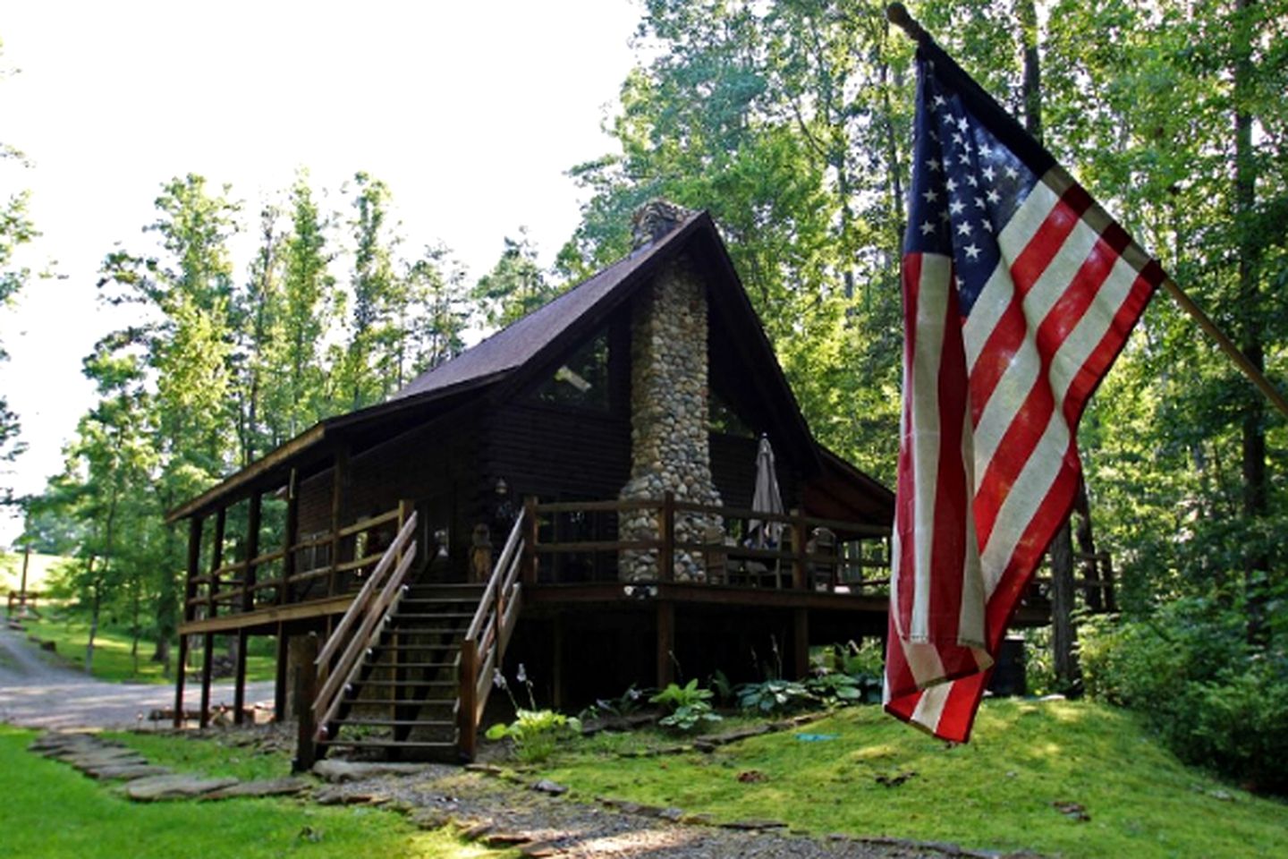 Log Cabins (Logan, Ohio, United States)
