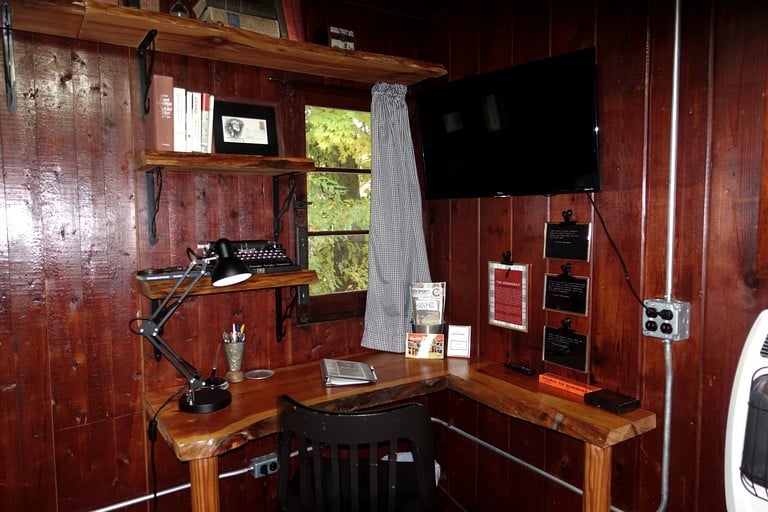 Cabins (United States of America, Cadillac, Michigan)