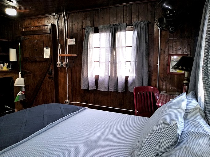 Cabins (United States of America, Cadillac, Michigan)