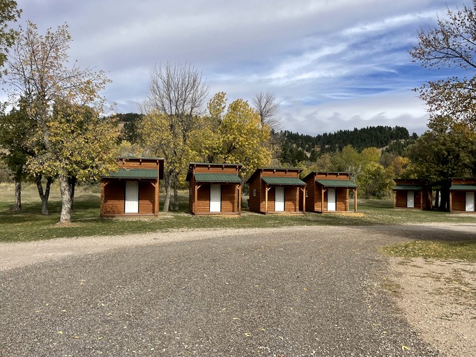 Cabins (United States of America, Sturgis, South Dakota)