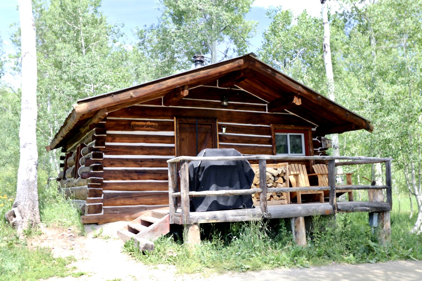 Cabins (United States of America, Columbine, Colorado)