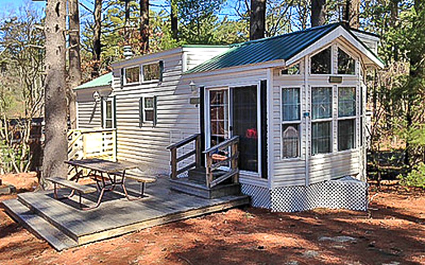 Cabins (Falmouth, Massachusetts, United States)