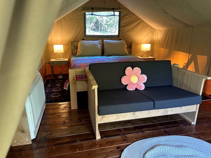 Safari Tents (United States of America, Newport, Tennessee)