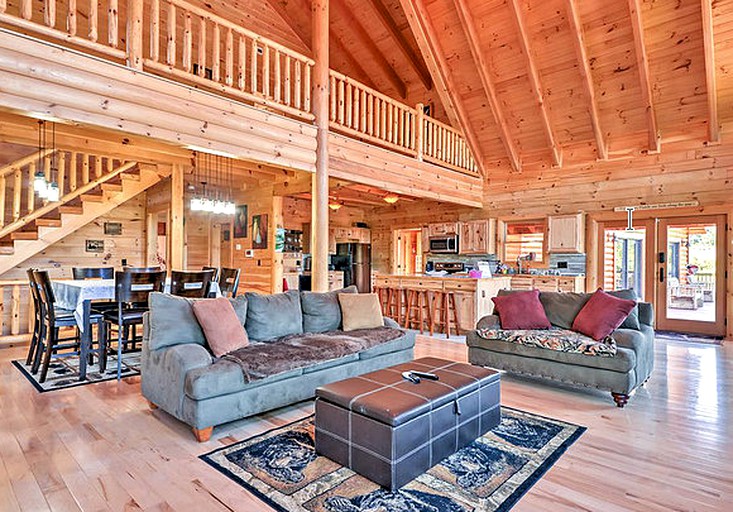 Log Cabins (Dobson, North Carolina, United States)
