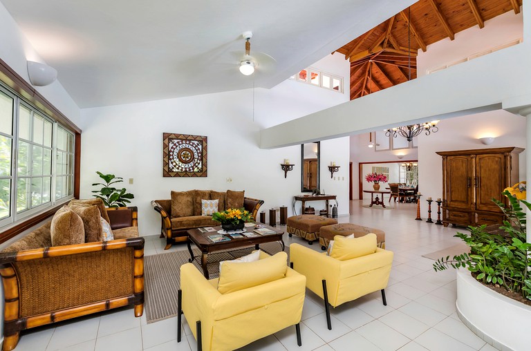 Gorgeous Caribbean Style Villa for an Amazing Family Retreat