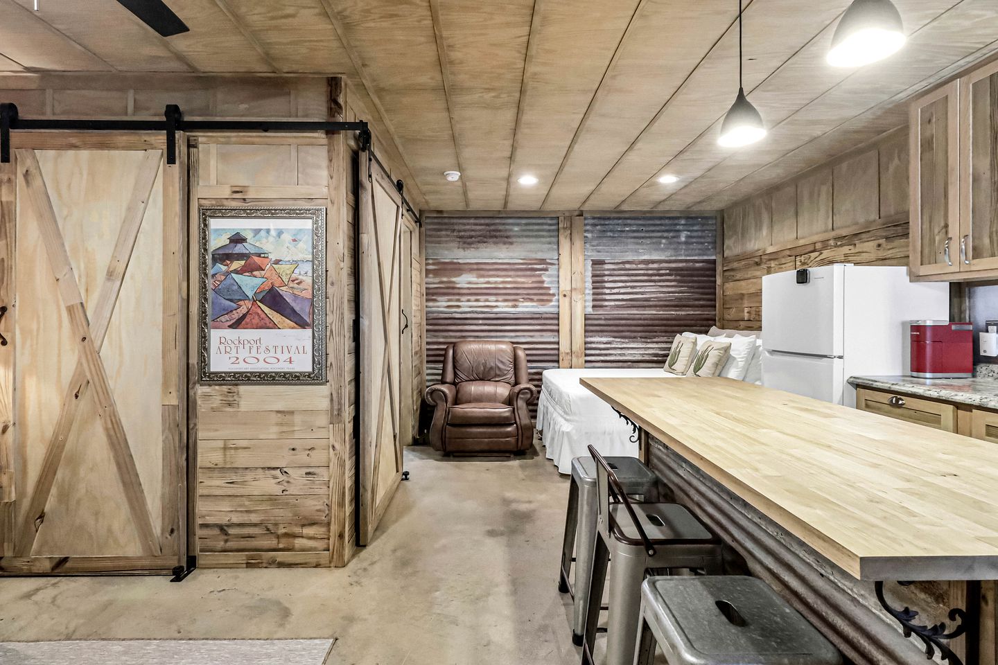 Relaxing Rockport Cabin with Coastal Vibes near Estes Cove, Texas
