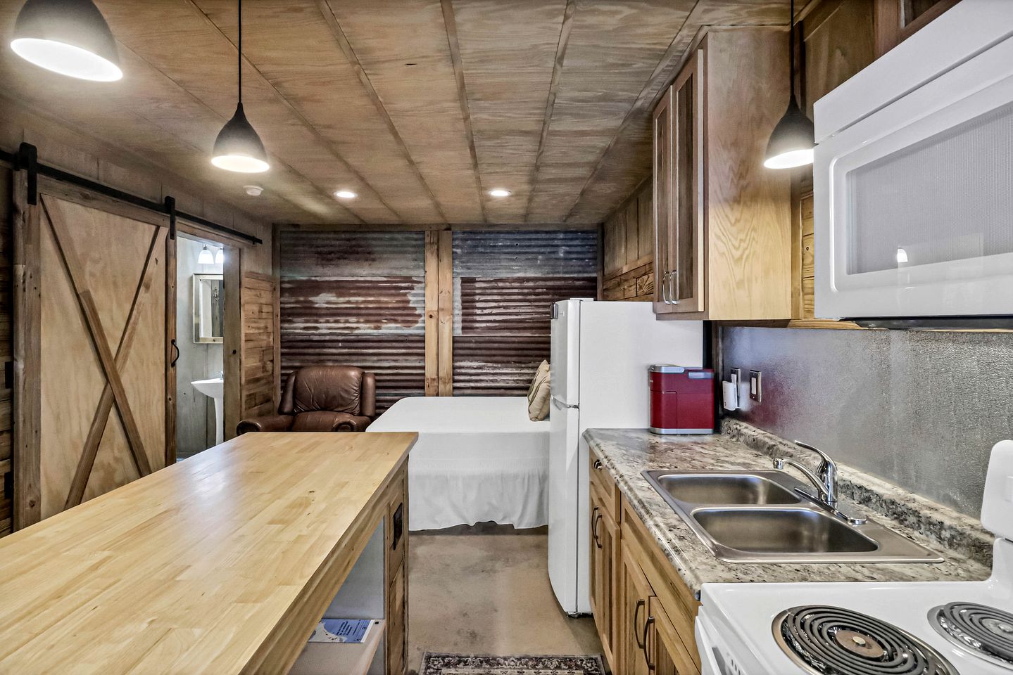 Relaxing Rockport Cabin with Coastal Vibes near Estes Cove, Texas