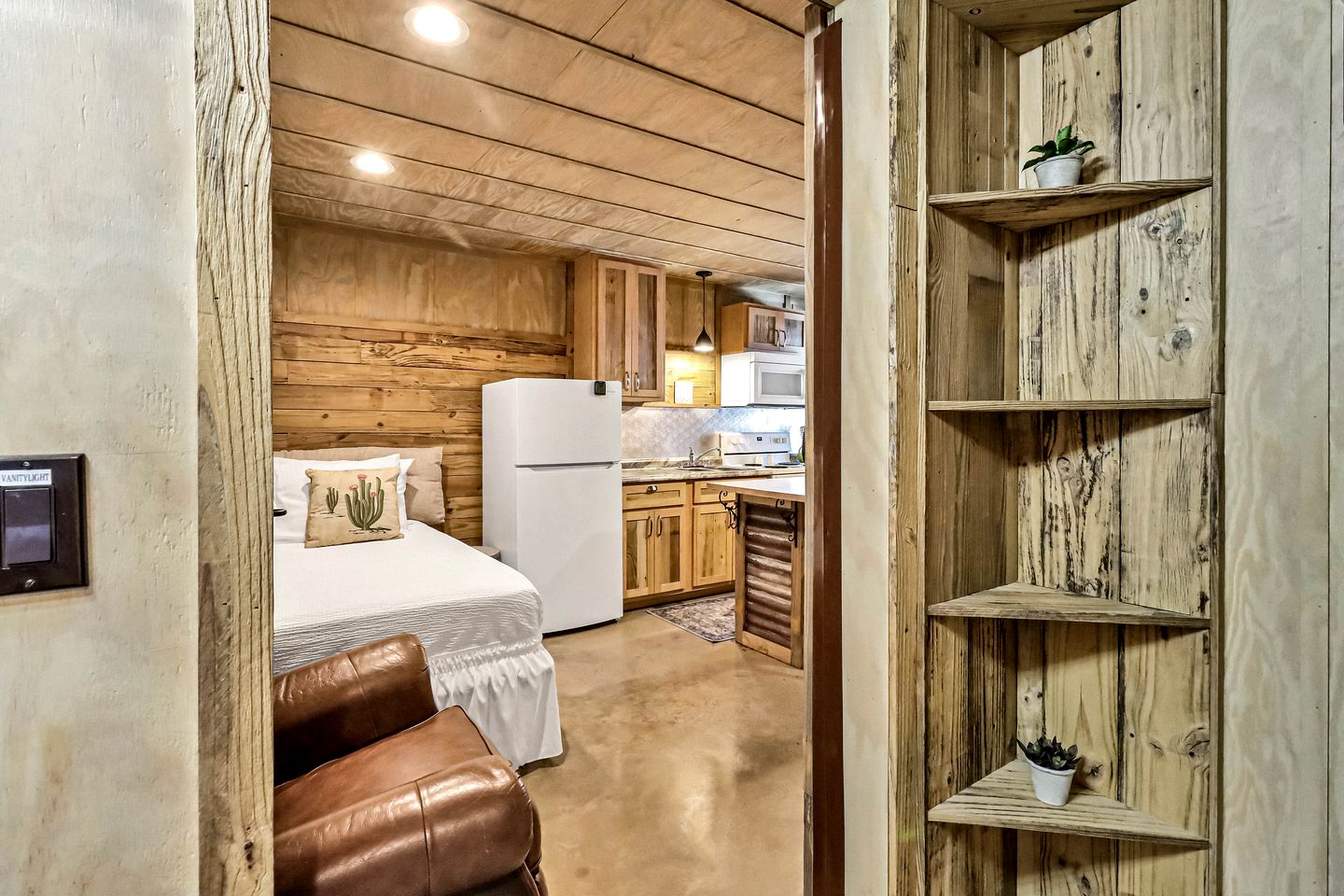 Relaxing Rockport Cabin with Coastal Vibes near Estes Cove, Texas