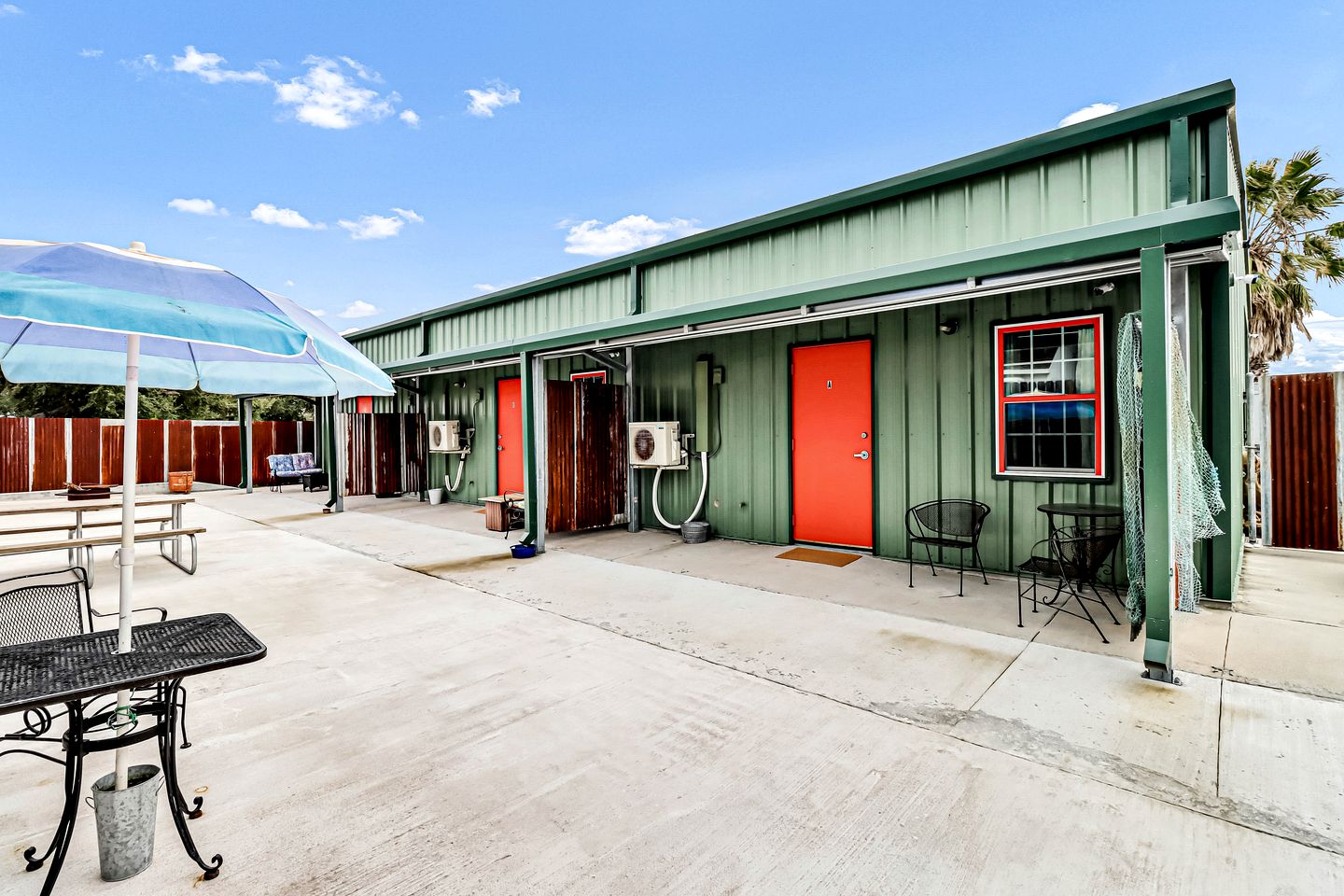 Secluded Container Cabin with Fire Pit and Picnic Space Perfect for Water Sports in Rockport, Texas
