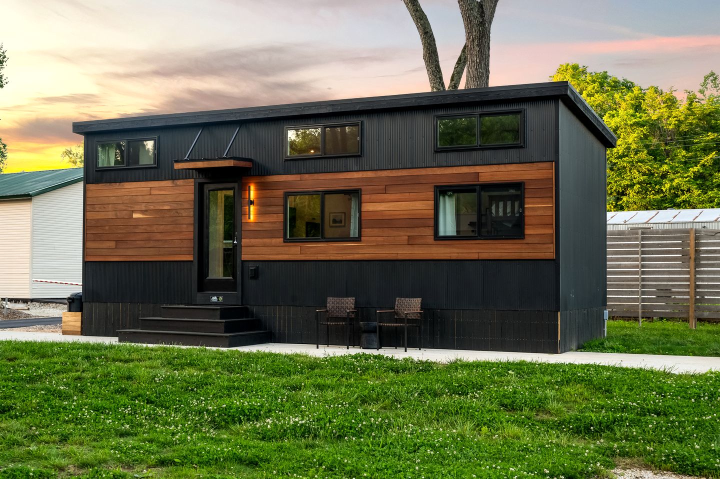 Spectacular Modern Style Tiny House in Branson, Missouri