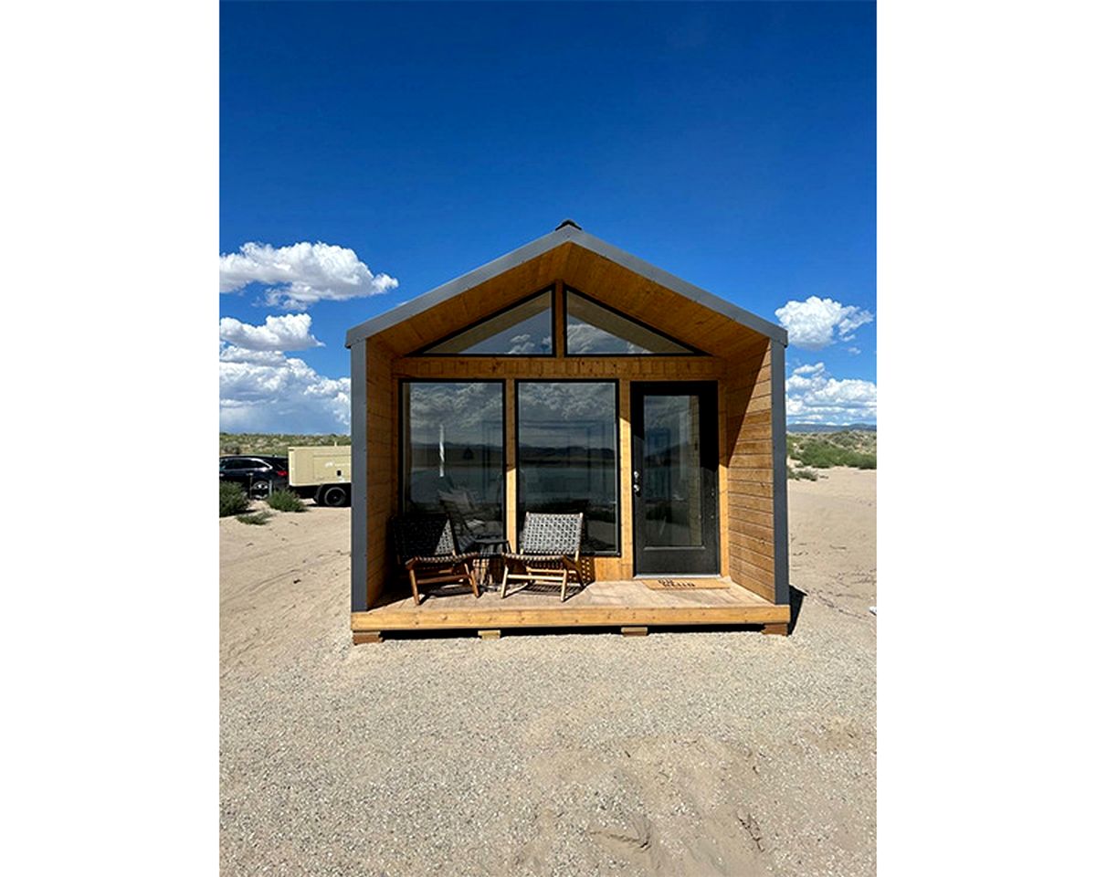Modern Tiny House on Yuba Lake with Stunning Views for a Wonderful Couples Retreat in Utah