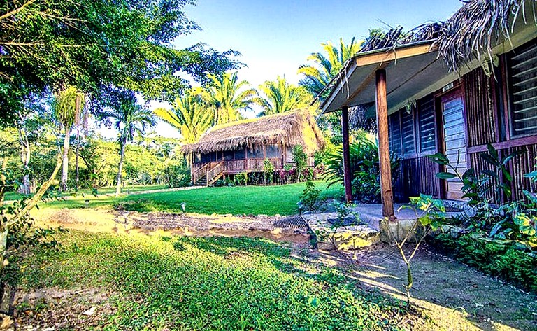 Huts (Hopkins, Stann Creek District, Belize)