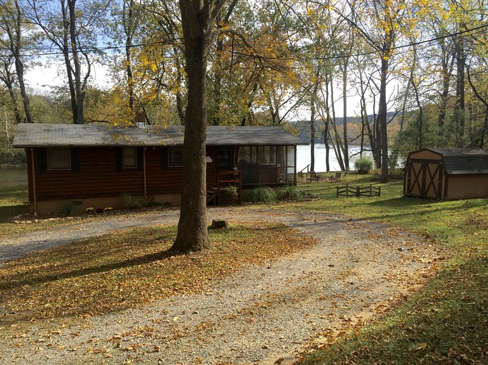 Cabins (Luray, Virginia, United States)