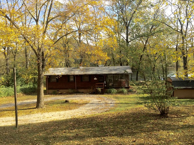 Cabins (Luray, Virginia, United States)