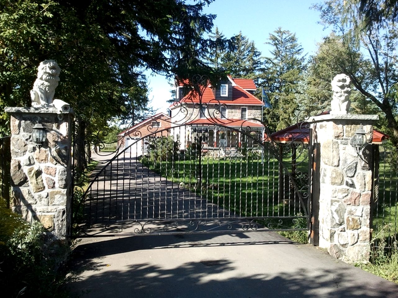 Nature Lodges (Oro Medonte, Ontario, Canada)