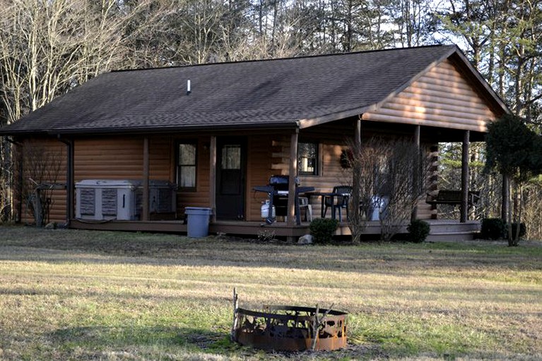 Log Cabins (Logan, Ohio, United States)