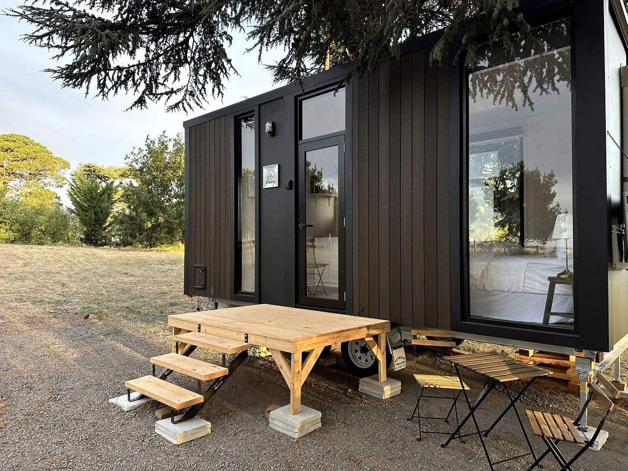 Cozy Tiny House with Barbecue Perfect for Couples Escapes in Melbourne, Victoria